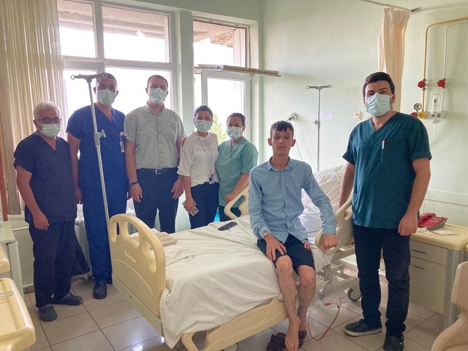 Seydişehir'de Trafik kazasında   yaralanan 19 yaşındaki  gence   Başarılı  bir ameliyat  yapıldı