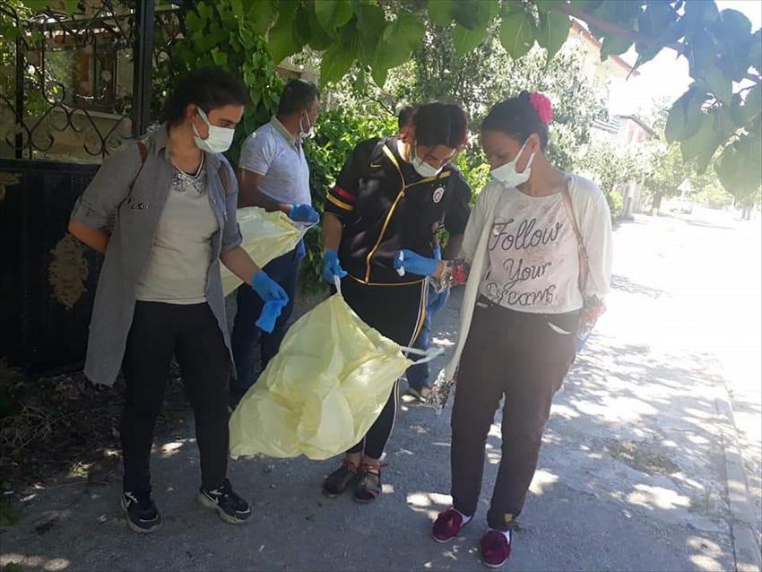 Seydişehir Halk Eğitim Merkezi öğrencileri ilçede çevre temizliği yaptı