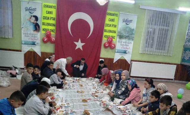 Seydişehir İlçe Müftülüğü Gençlik Koordinatörlüğü Çocuk İftarı Programı düzenledi.