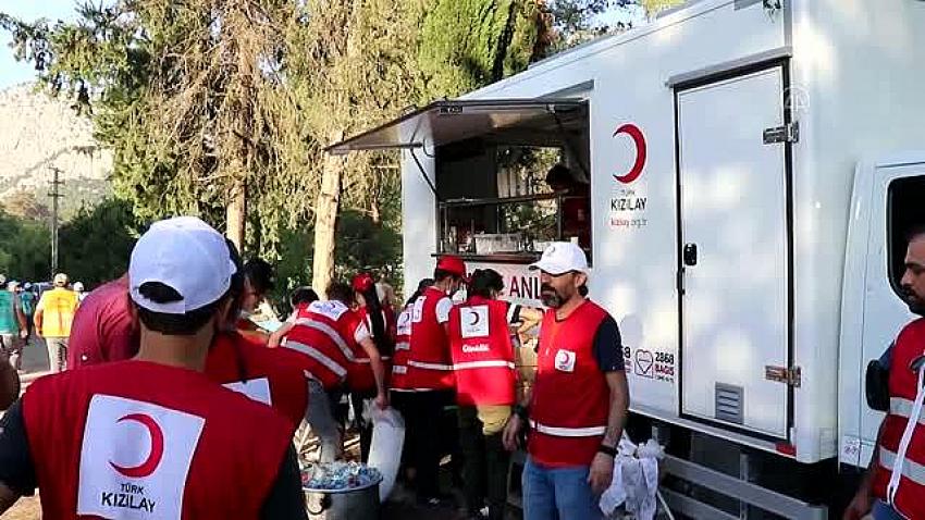 Seydişehir Kızılay'dan 15 Gönüllü yangın  bölgesinde 