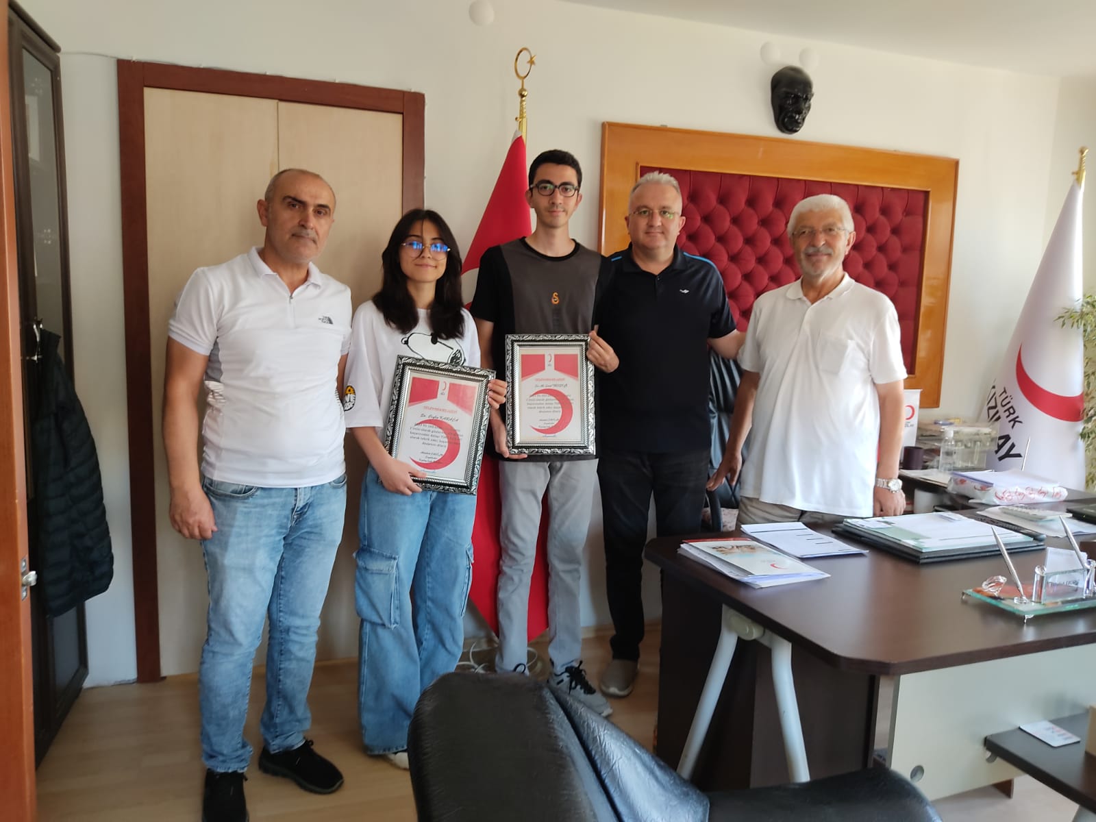 SEYDİŞEHİR KIZILAY ŞUBE BAŞKANLIĞI 2023 YILI LGS ve YGS İLÇE 1.'LERİNE TEŞEKKÜR BELGESİ VERDİ