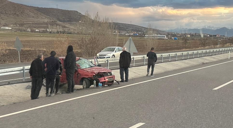 Seydişehir Konya  yolunda  trafik  kazası yaralılar  var