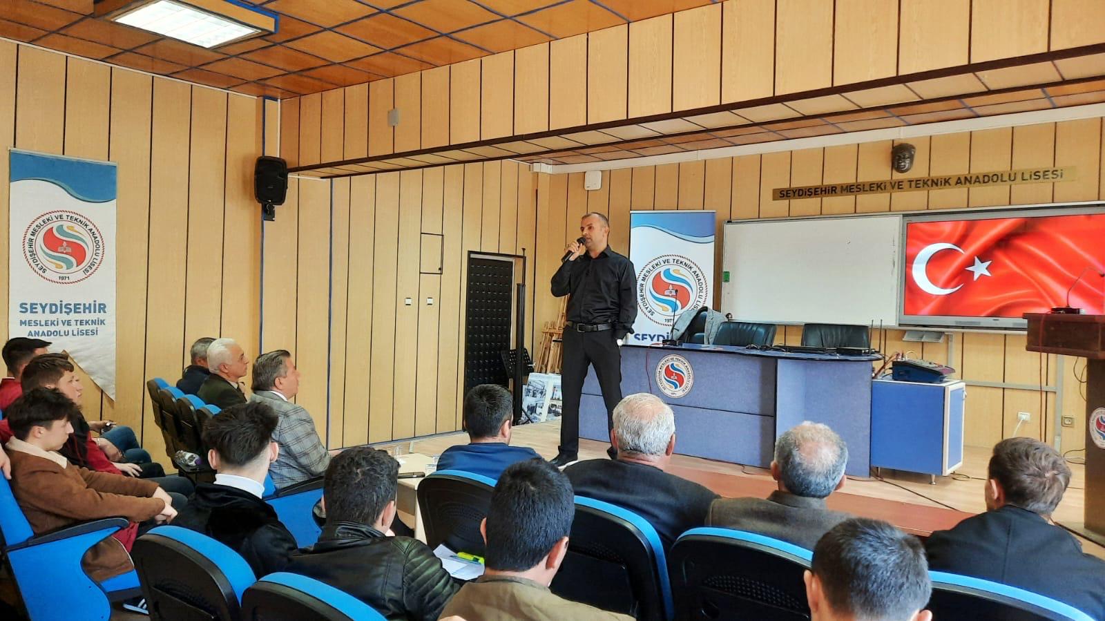 Seydişehir MTAL'de Kariyer Günleri: İş İnsanı Bahattin Düzgün Gençlerle Buluştu