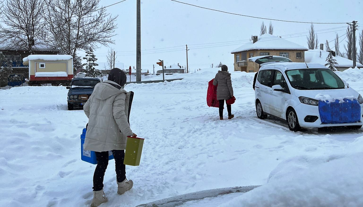 Seydişehir  sağlık çalışanları   Kar kış demeden aşı çalışmalarını sürdürüyor