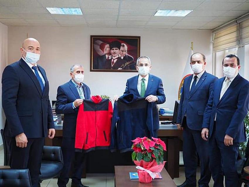 Seydişehir Ticaret ve Sanayi Odasından öğrencilere giysi desteği