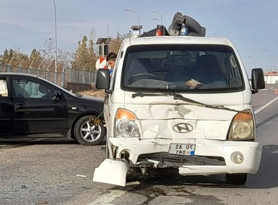 Seydişehirde 2 aracın çarpıştığı kazada 5 kişi yaralandı