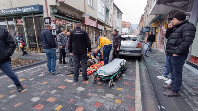 Seydişehirde apartmanın çatısından düşen kişi yaşamını yitirdi