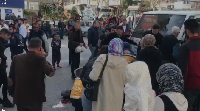 SEYDİŞEHİRDE  ÇOK FECİ KAZA  KARI KOCA   ARAÇ ALTINDA  KALDI