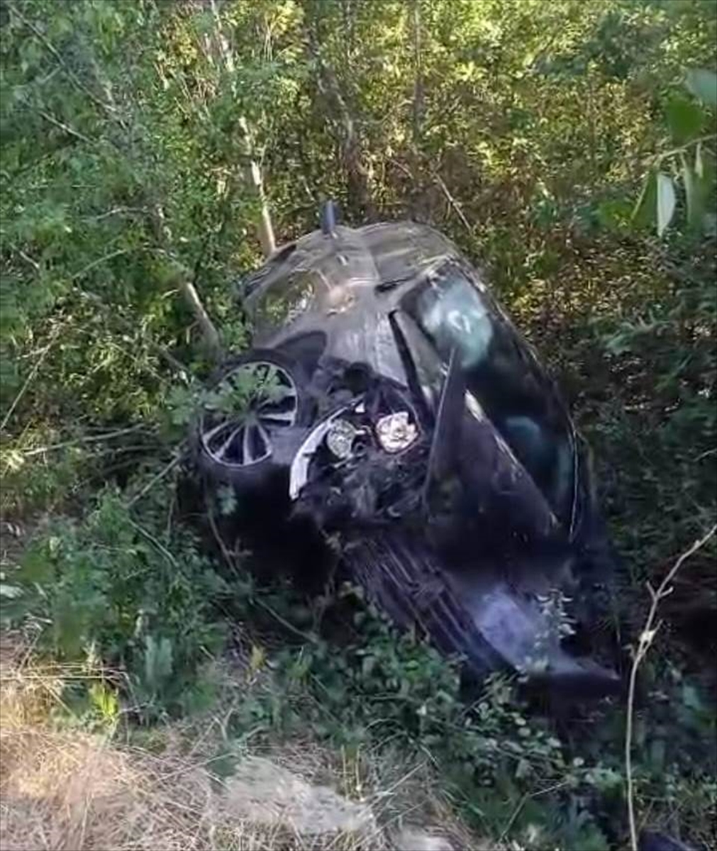 SEYDİŞEHİRDE devrilen otomobildeki 2 kişi yaralandı