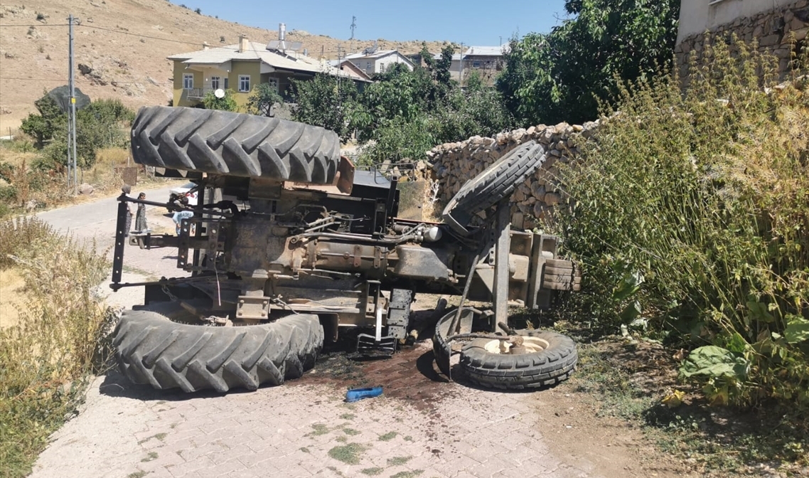 Seydişehirde  devrilen traktörün altında kalan kadın öldü