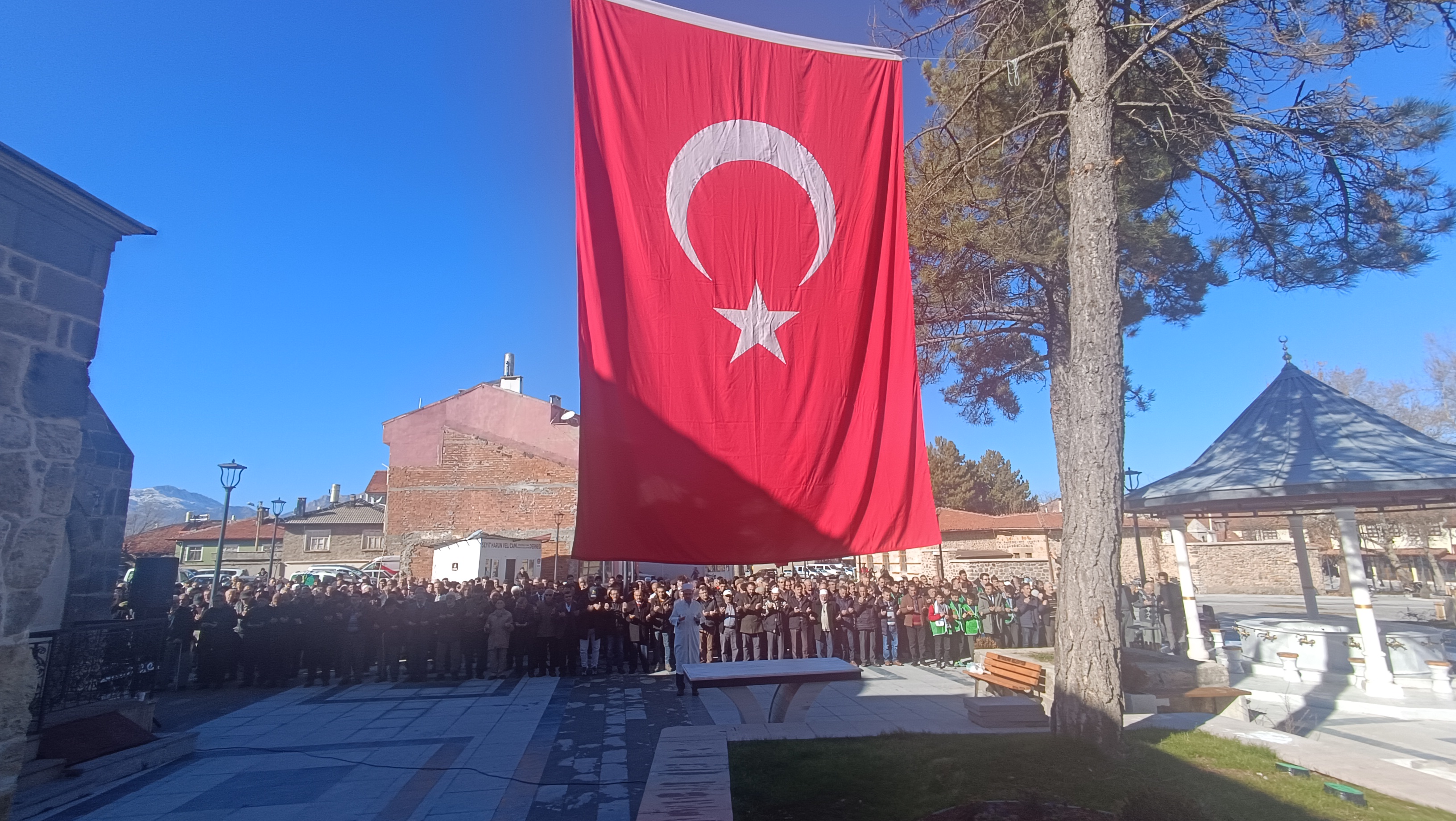 SEYDİŞEHİRDE ŞEHİTLERİMİZ  İÇİN GIYABİ CENAZE   NAMAZI KILINDI