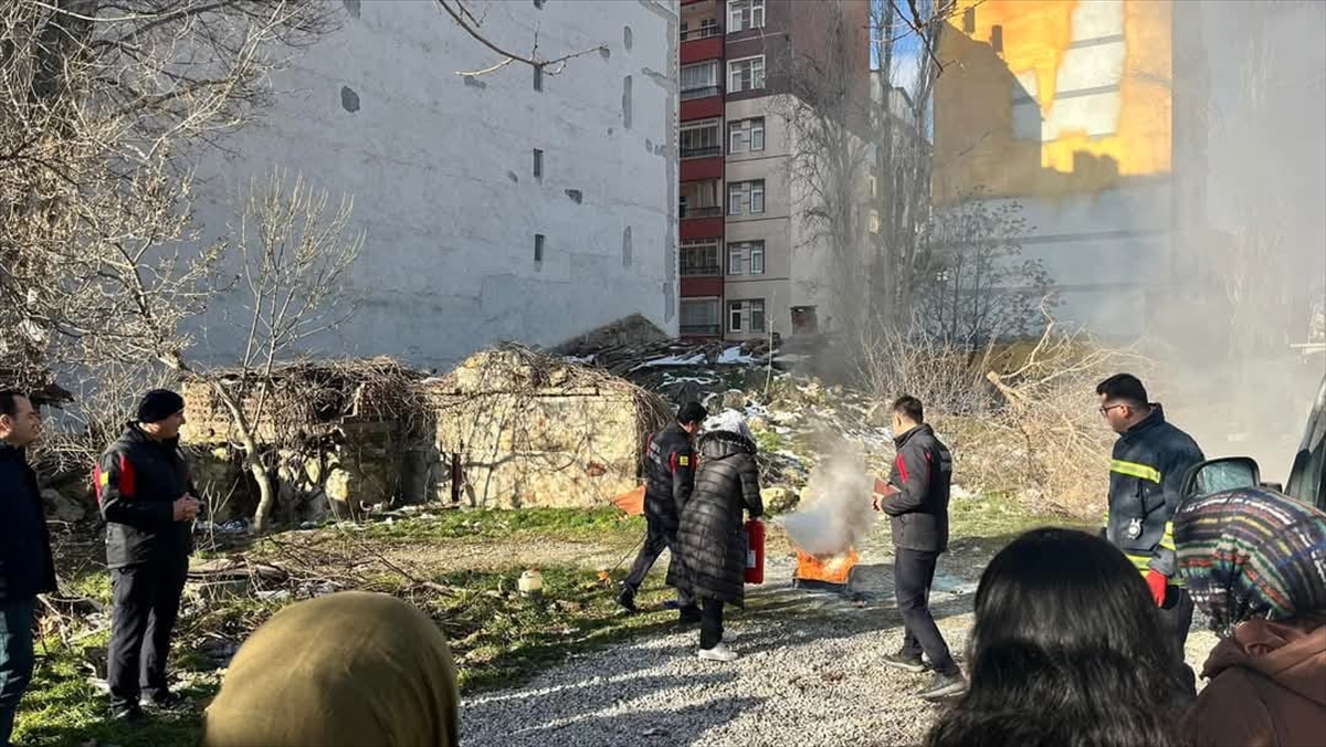 Seydişehirde yangın tatbikatı gerçekleştirildi.