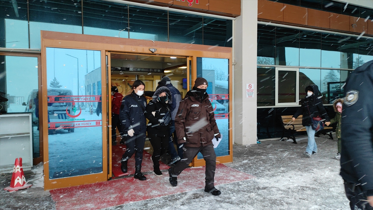 SEYDİŞHİRDEKİ  FUHUŞ OPERASYONUNDA 6 KİŞİ  GÖZ  ALTINA  ALINDI