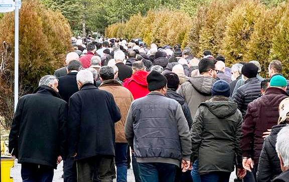 SEYİT   USTA  DUALARLA  SON  YOLCUCULUĞUNA  UĞURLANDI