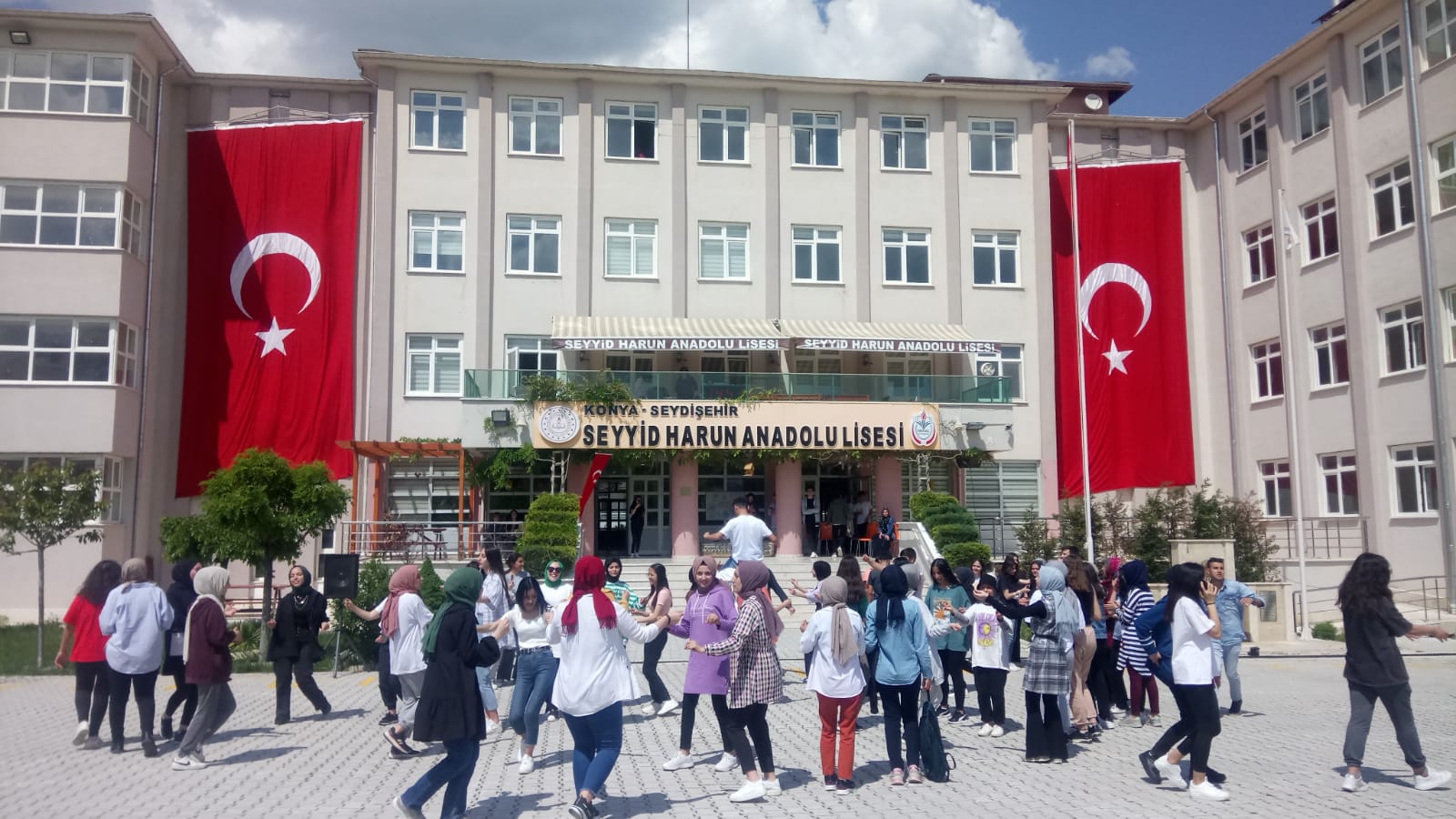 SEYYİD HARUN ANADOLU LİSESİ GENÇLİK ŞÖLENİ