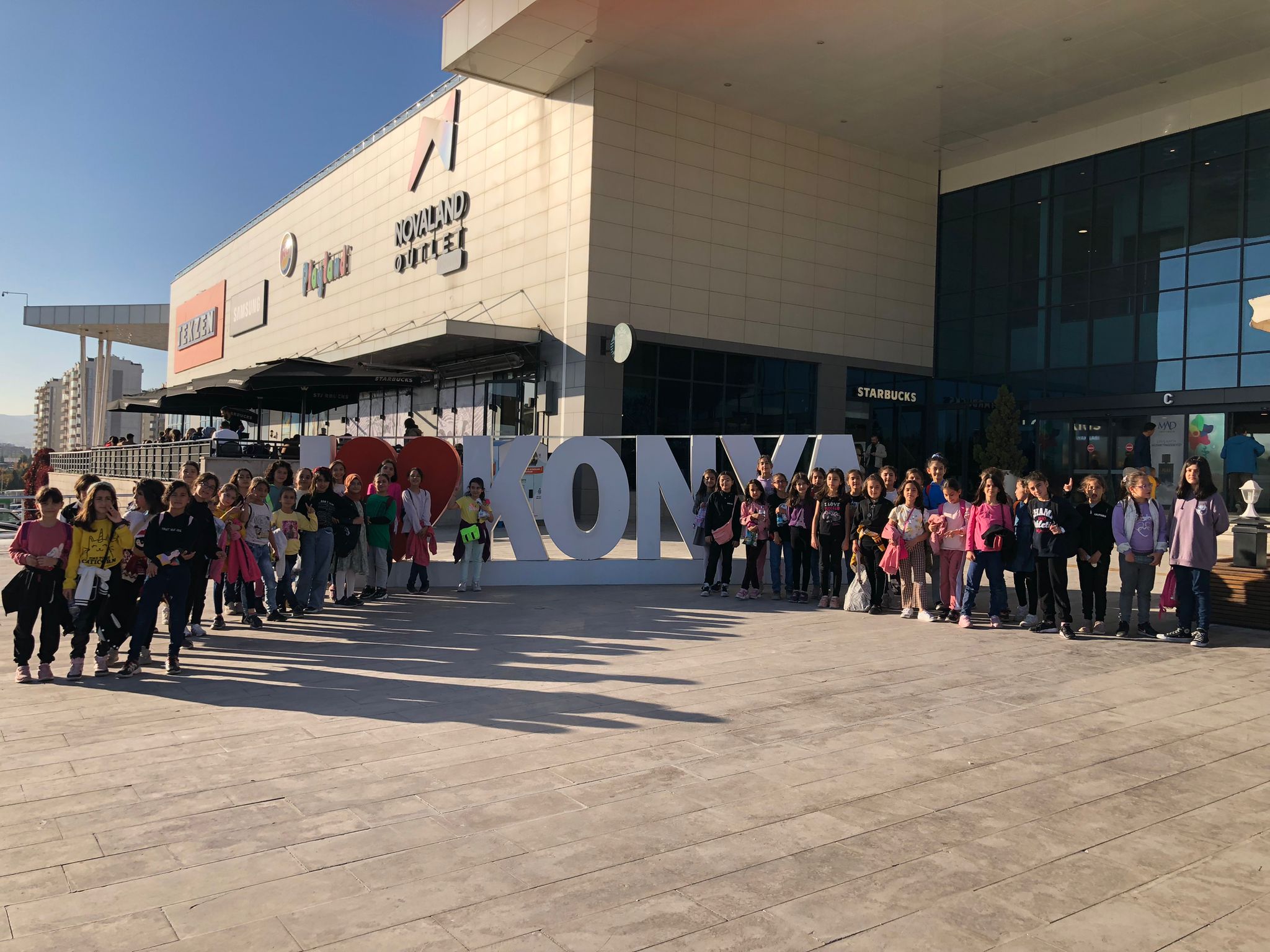 Seyyid Harun Veli Bilgehane öğrencileri Konya’da sinemada ‘’TAY’’ filmini izledi.