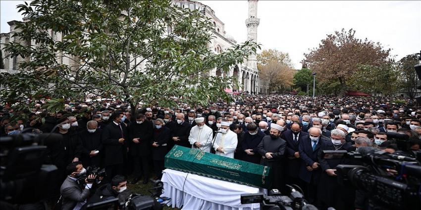 Sezai Karakoç'un dünya sürgünü bitti!