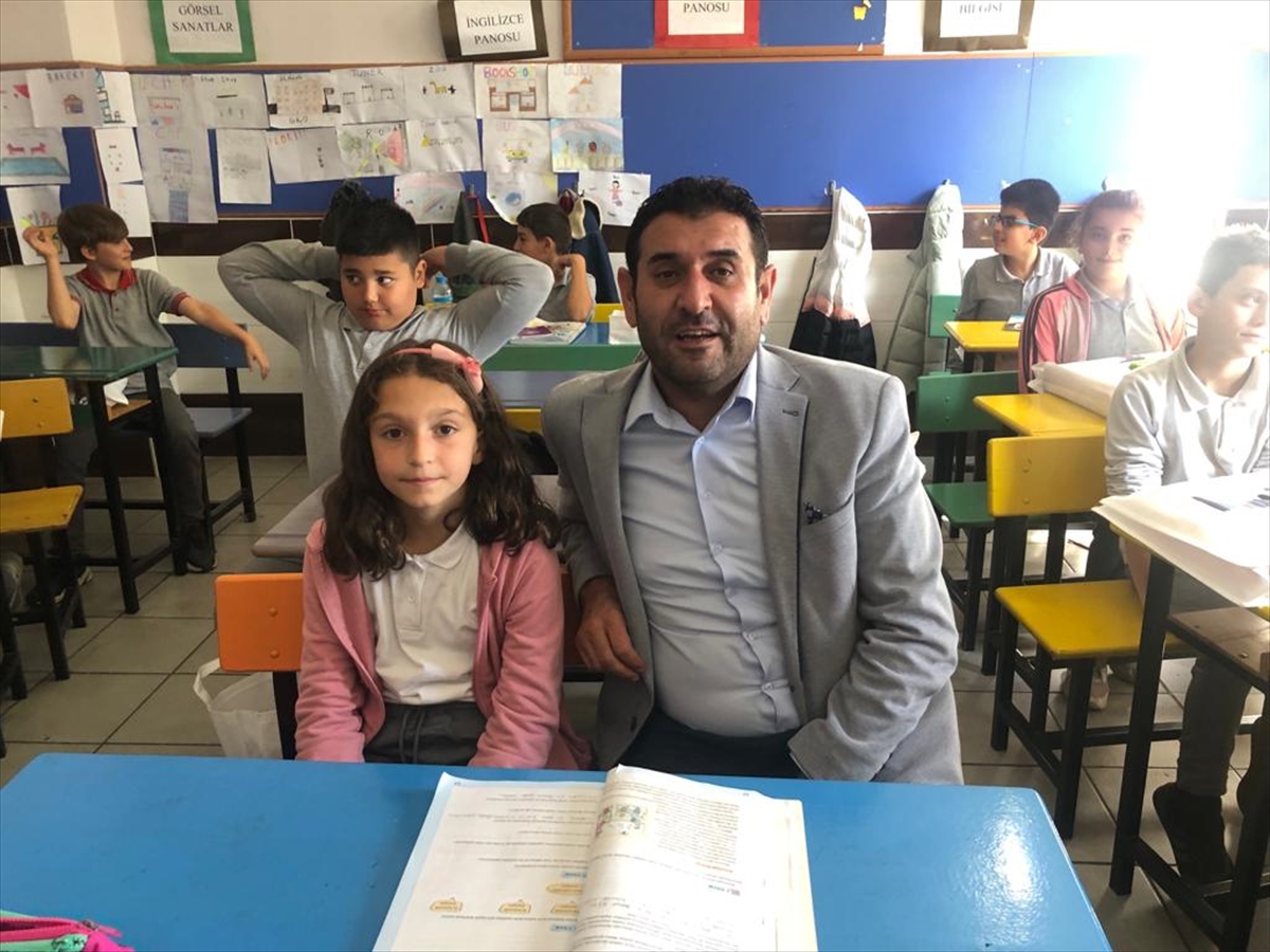 Sınıf Başkanı Seçilen Öğrenci, Belediye Başkanını Okula Getirdi