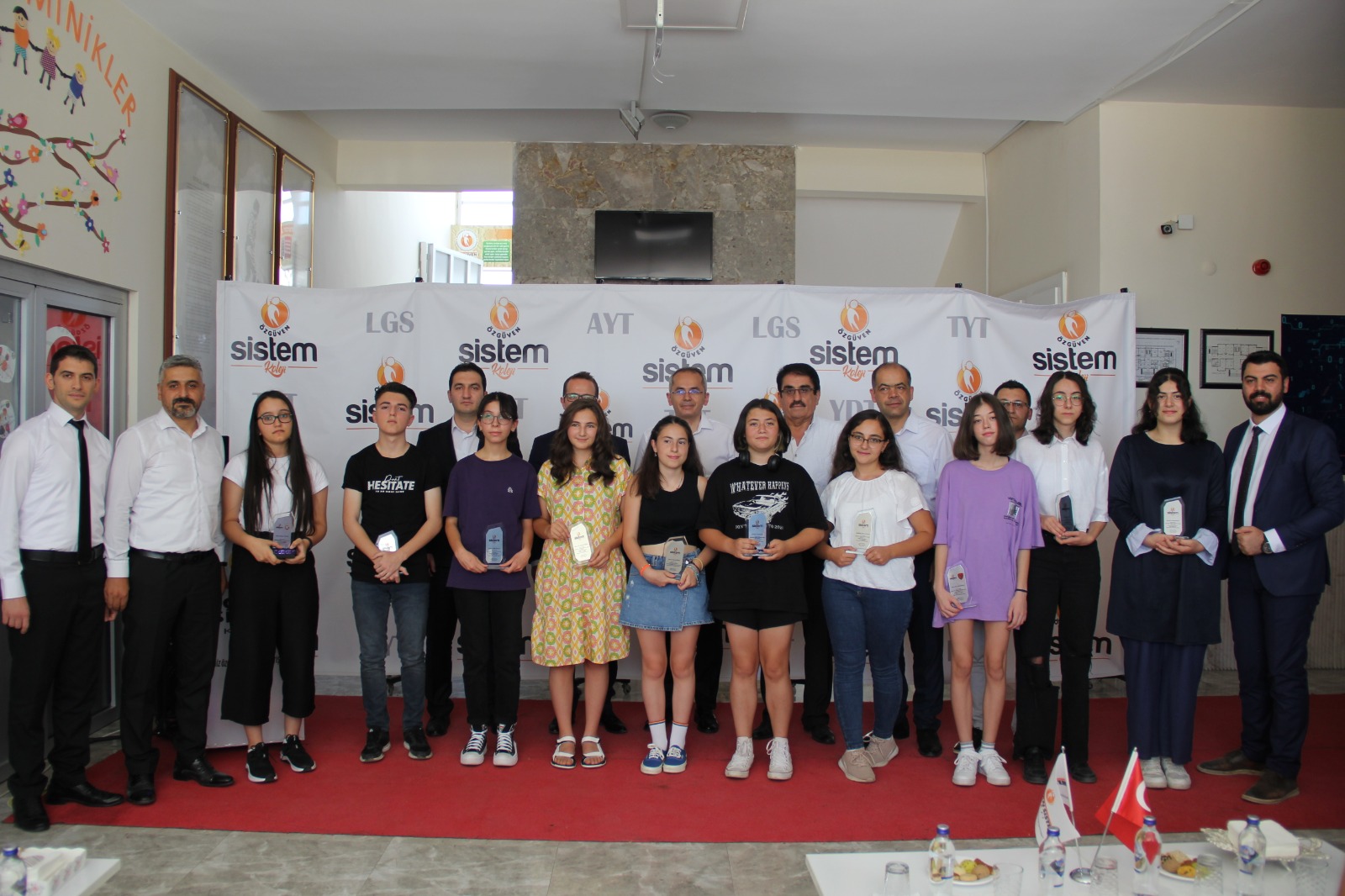 Sistem Kolejinde LGS’ de Derece yapan Öğrenciler Ödüllendirildi VİDEO