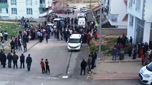 Sivas'ta bir kişi 2 kayınbiraderinden birini tabancayla öldürdü, diğerini yaralayıp intihar etti