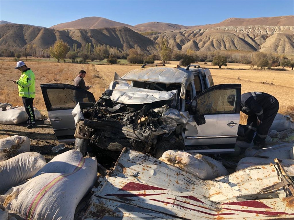 Sivas'ta trafik kazasında 1 uzman çavuş öldü, 5 kişi yaralandı