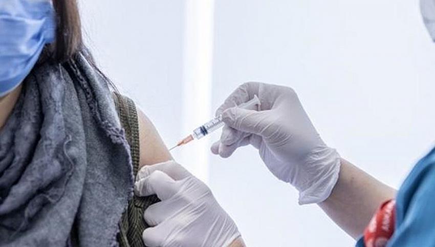 Son 24 saatte 781 bin 351 kişi aşı yaptırdı.