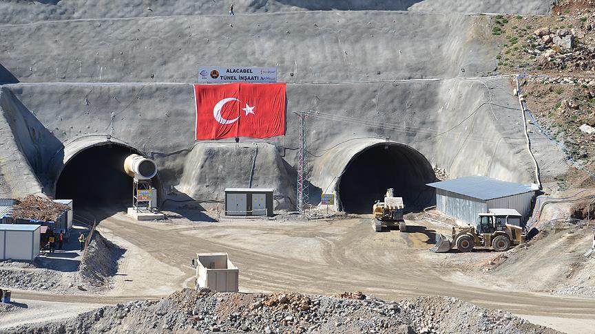 SON DAKİKA! Cumhurbaşkanı Erdoğan: "Alacabel Tünelinde Işık Gelecek Ay Görünecek"
