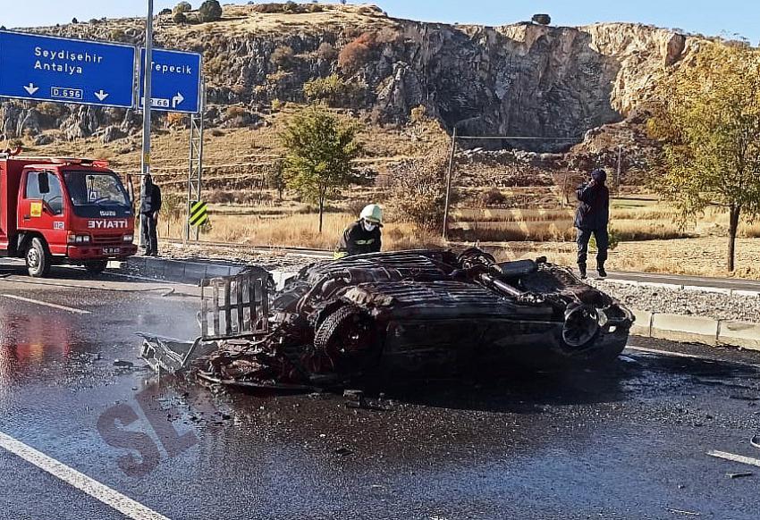 Son Dakika. Seydişehir Konya   yolunda   araç yangını