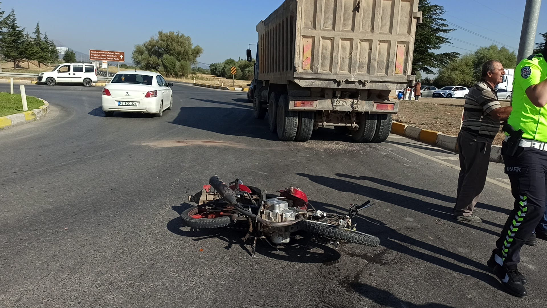 SONDAKİKA:Seydişehir'de trafik kazası: 2 genç yaralı