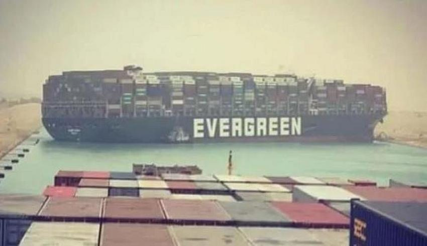Süveyş Kanalı'ndaki gemi krizi büyüyor! 