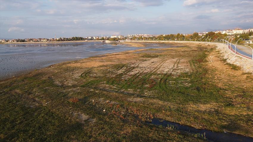  Suyu aşırı çekilen Beyşehir Gölü, kış yağışlarını bekliyor