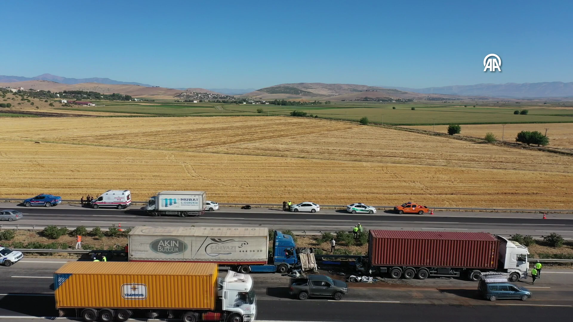 TAG Otoyolu'nda zincirleme kazada 3 kişi öldü, 1 kişi yaralandı