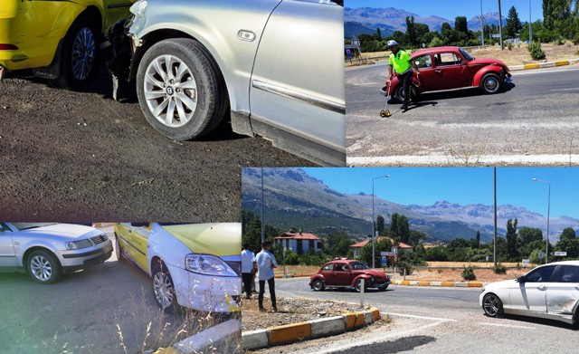 TARAŞÇI  KAVŞAGINDA HER  GÜN   KAZA  OLUYOR ! UMURSAYAN YOK.