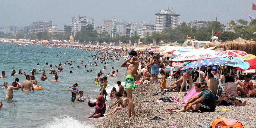 Tatilciler koronayı unuttu! Sahillerde adım atacak yer kalmdı