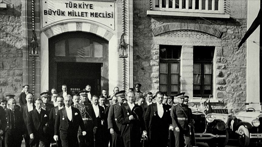 TBMM 103 yıl önce açıldı.
