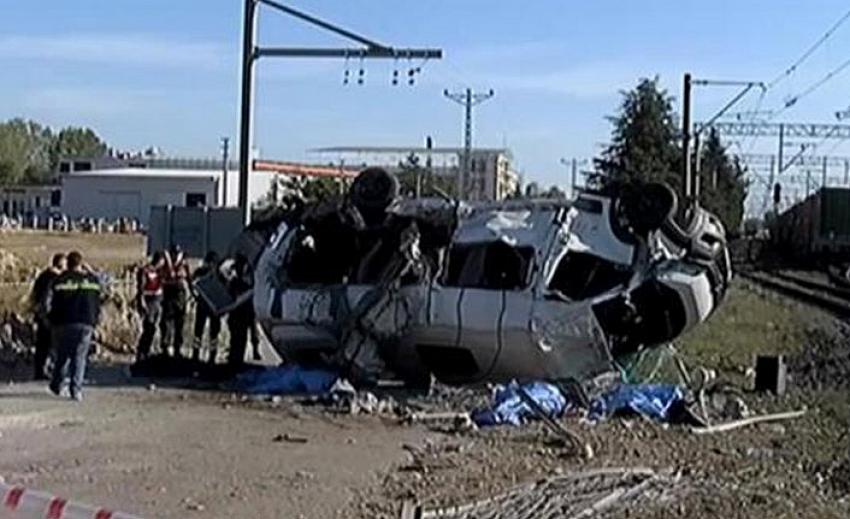 Tekirdağ'ın Ergene ilçesinde yük treni minibüse çarptı: 4 ölü