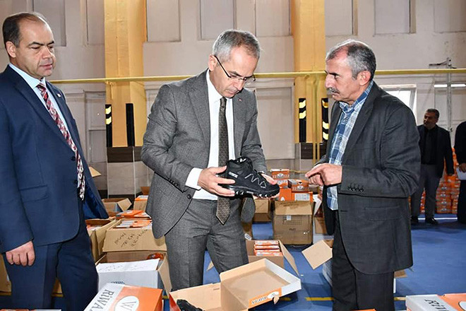 Ticaret ve Sanayi Odasından kışlık bot yardımı