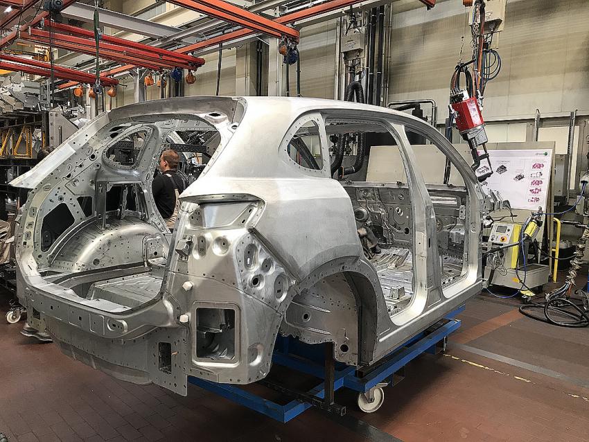 TOGG'un montajı Gebze'de yapılan tamamı yerli ilk gövdesinin fotoğrafları paylaşıldı