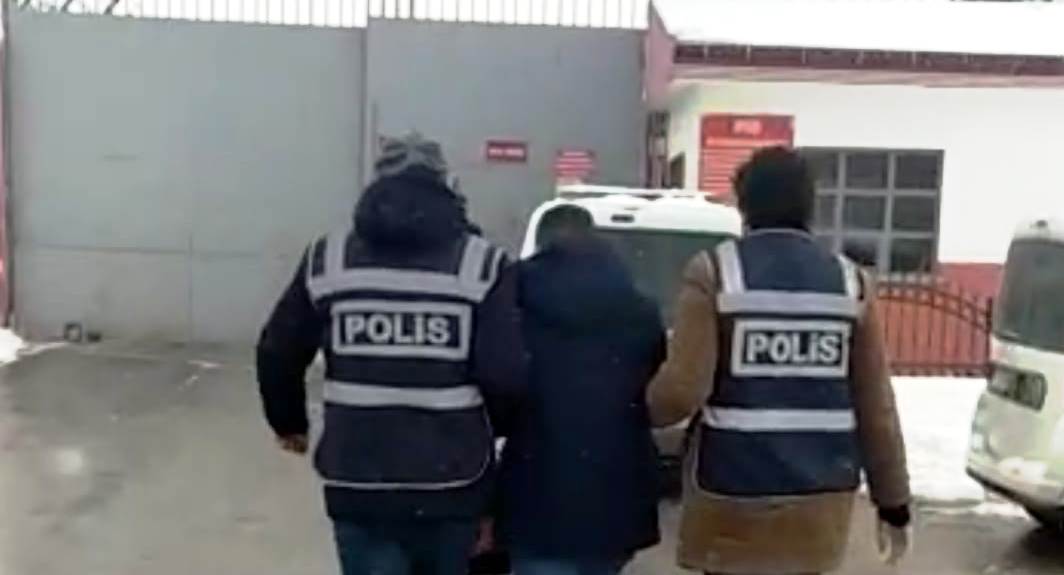 TOPLAMDA 70 YIL KESİNLEŞMİŞ HAPİS CEZASI BULUNAN 2 ŞAHIS YAKALANDI