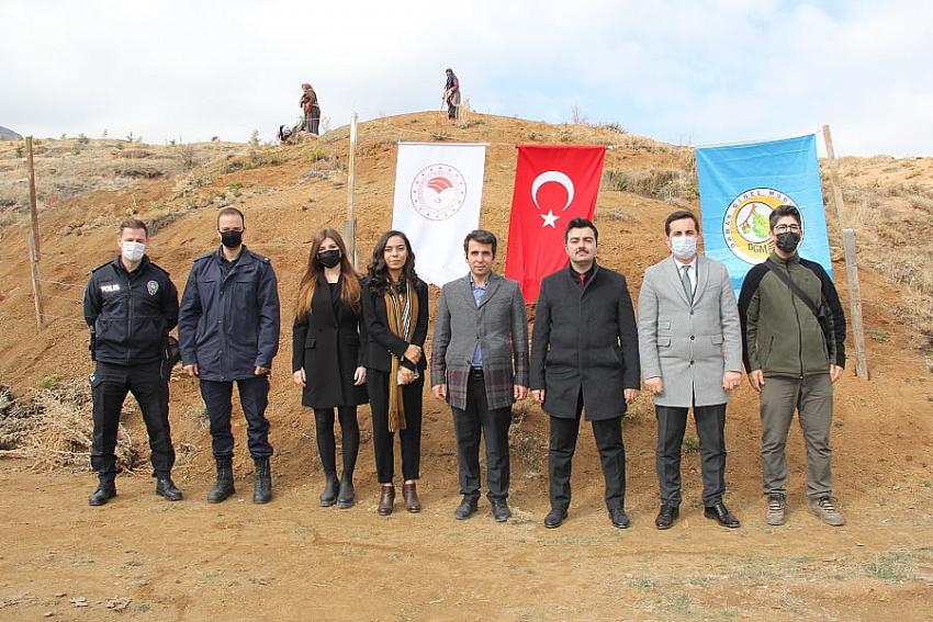  Torosların İncisi Dipsiz gölde 800 fidan toprakla buluştu