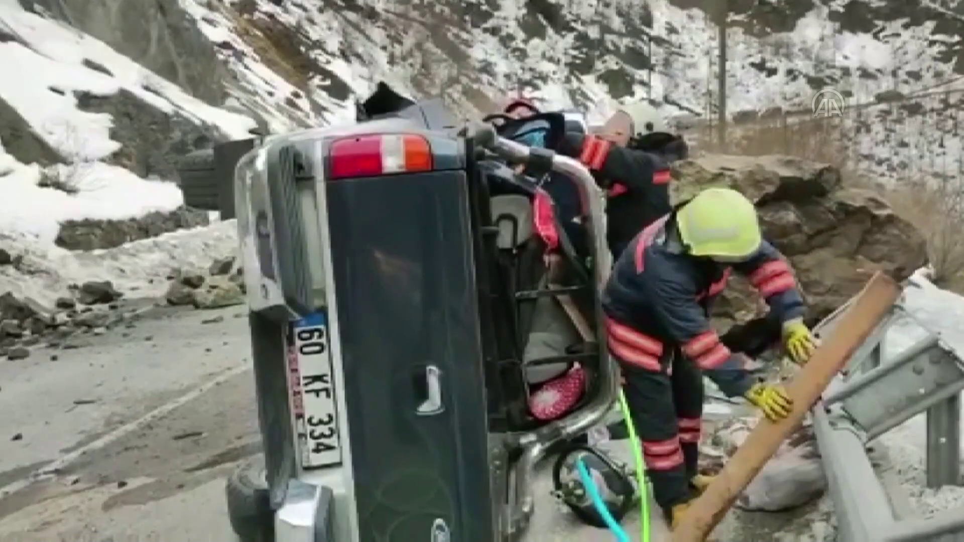 Trabzon'da kamyonetin üzerine kaya düşmesi sonucu 4 kişi öldü