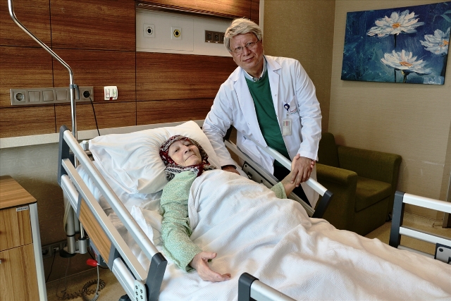 Tümör ağrısından Konya'daki ameliyatla kurtuldu