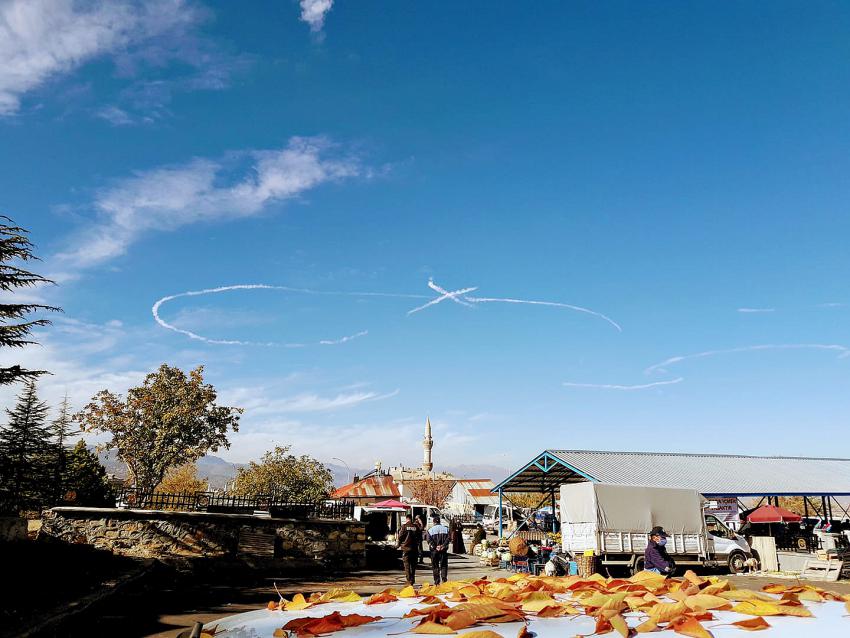 Türk Yıldızları Bölgemizin  semalarına bu kez ay ve yıldız çizdi