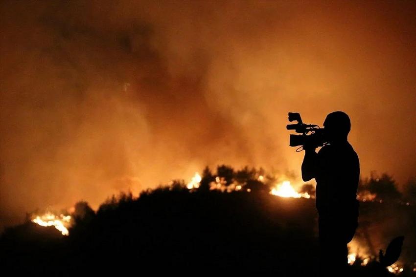 Türkiye'de  bir çok  noktada  yangın devam ederken Antalya'da 1 Yangın daha 