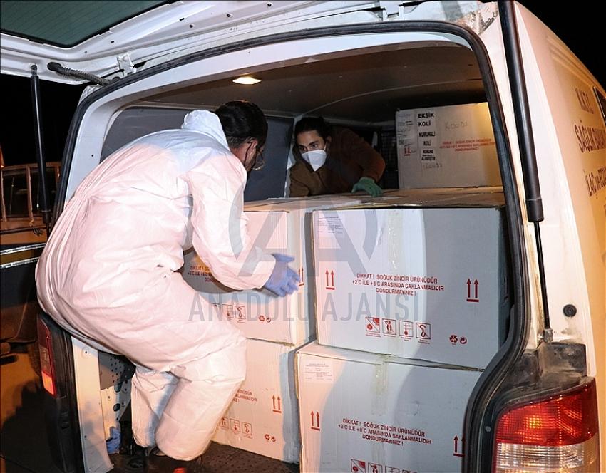 Türkiye'den KKTC'ye 40 bin doz Kovid-19 aşısı daha gönderildi