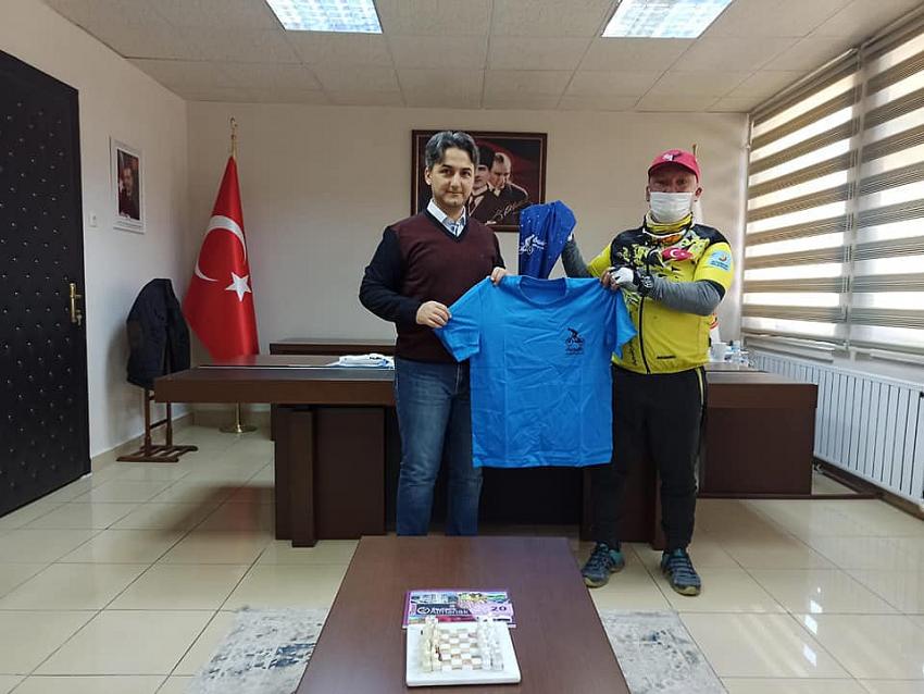 Türkiye Özgür Bisikletçiler topluluğundan Kaymakam Erdoğan'a ziyaret