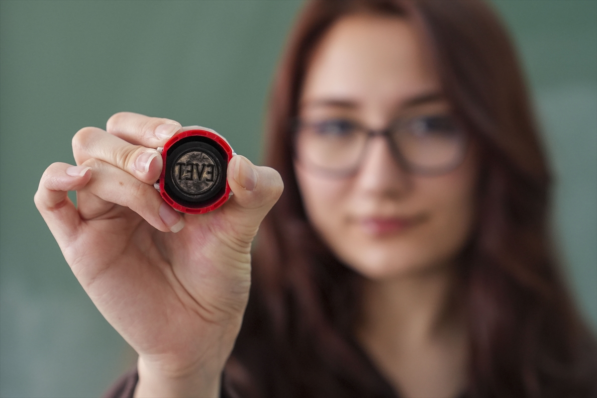 Türkiye yerel yöneticileri seçmek için sandık başında