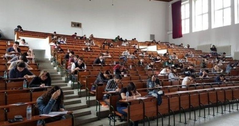 Üniversitelerde hibrit eğitim yarın başlıyor