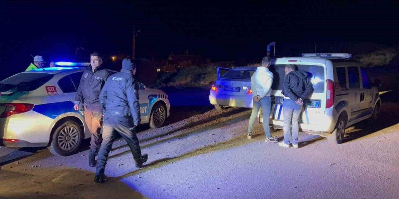 Uyuşturucudan girdikleri cezaevinden izinli çıkıp uyuşturucuyla yakalandılar