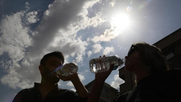Uzmanlar uyardı! Bugün öğlen sakın dışarı çıkmayın